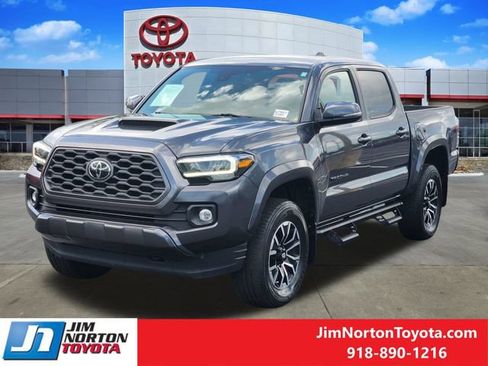 Used 2023 Toyota Tacoma TRD Sport w/ Technology Package RWD image 3