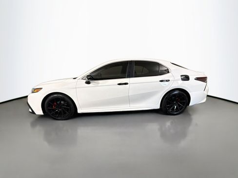 Used 2021 Toyota Camry SE FWD image 6