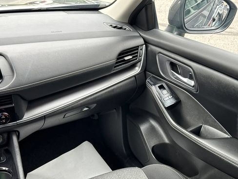 Used 2024 Nissan Rogue SV FWD image 20