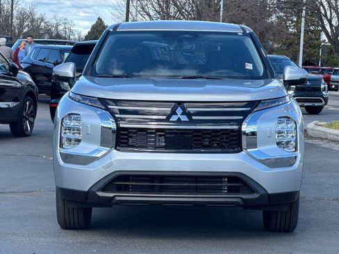 New 2026 Mitsubishi Outlander ES AWD/4WD image 9