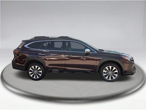 Used 2024 Subaru Outback Touring XT AWD/4WD image 14