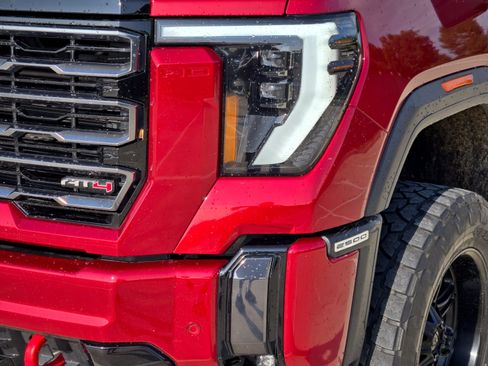 Used 2024 GMC Sierra 2500 AT4 w/ AT4 Premium Plus Package AWD/4WD image 29