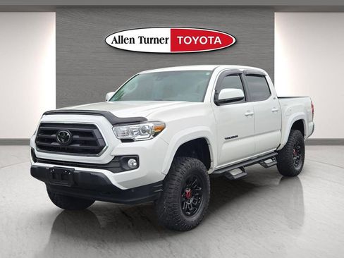 Used 2021 Toyota Tacoma SR5 RWD image 3