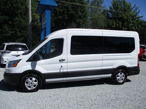 Used 2019 Ford Transit 350 XLT RWD image 2