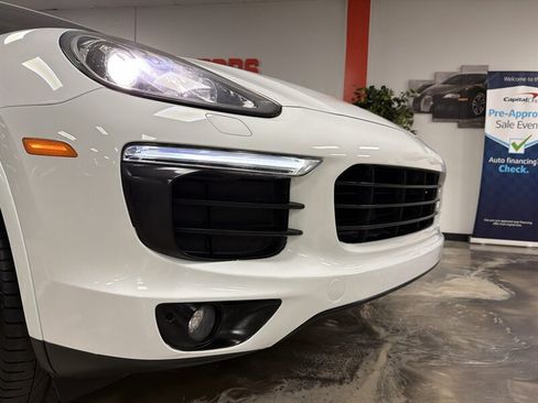 Used 2017 Porsche Cayenne Platinum Edition w/ Premium Package (PJV) AWD/4WD image 47