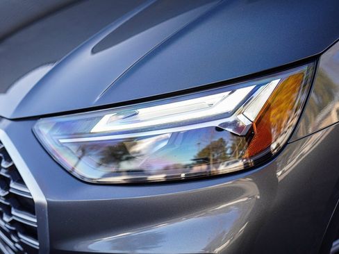 Used 2023 Audi SQ5 Premium Plus w/ Premium Plus Package image 3