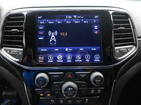 Used 2019 Jeep Grand Cherokee Altitude image 11