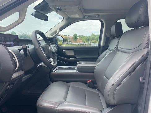 Used 2025 Ford Expedition Max Active AWD/4WD image 10