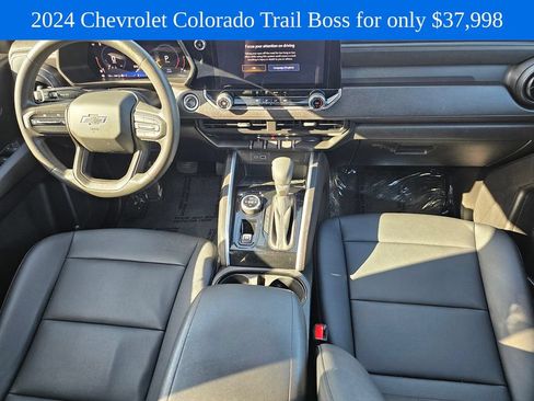 Used 2024 Chevrolet Colorado Trail Boss w/ Advanced Trailering Package AWD/4WD image 15