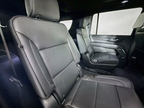 Used 2021 GMC Yukon XL Denali w/ Denali Premium Package AWD/4WD image 30