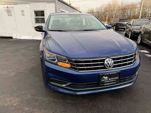 Used 2017 Volkswagen Passat 1.8T SE image 4