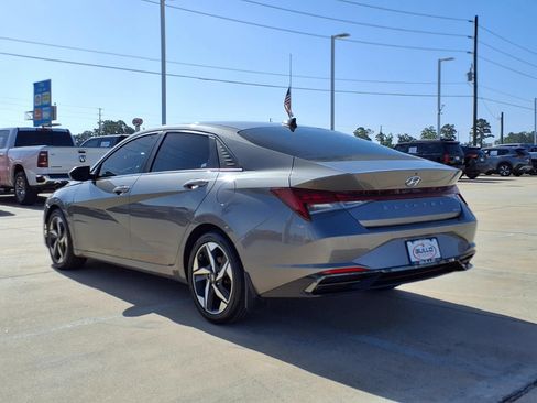 Used 2021 Hyundai Elantra Limited w/ Cargo Package FWD image 2