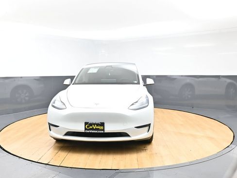Used 2021 Tesla Model Y Long Range AWD/4WD image 3