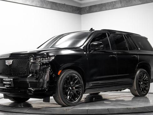 Used 2023 Cadillac Escalade Sport Platinum w/ LPO, ONYX Package image 2