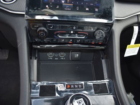 New 2026 Jeep Grand Cherokee Laredo X image 19