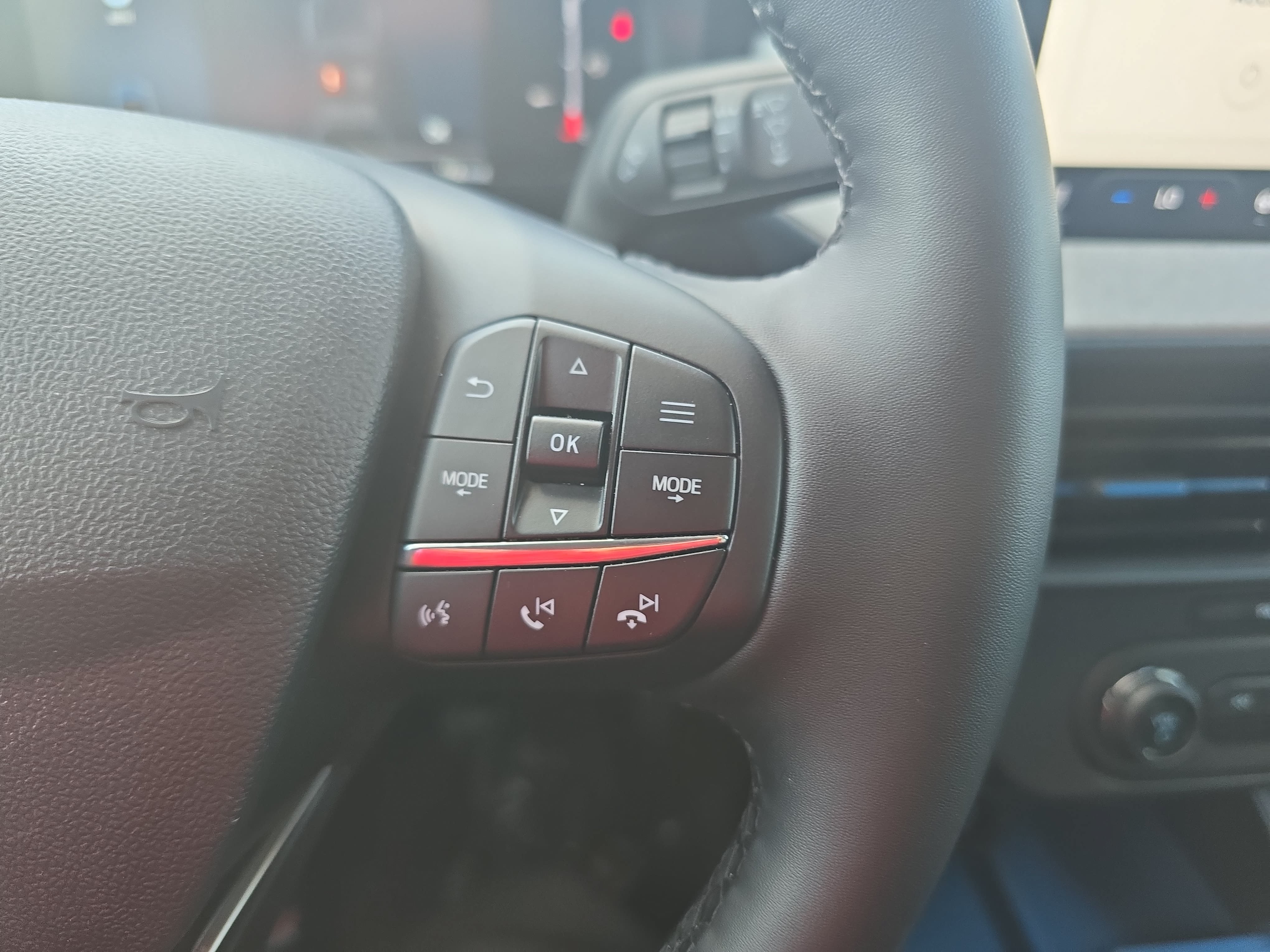 Used 2025 Ford Maverick XLT w/ XLT Luxury Package FWD image 18