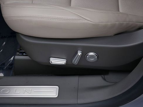 Used 2025 Lincoln Nautilus Premier w/ Equipment Group 102A image 16