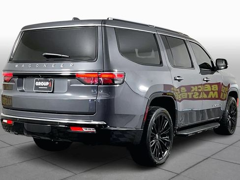 Used 2023 Jeep Wagoneer 2WD image 11
