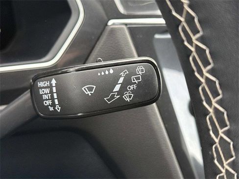 Used 2022 Volkswagen Tiguan SE image 26
