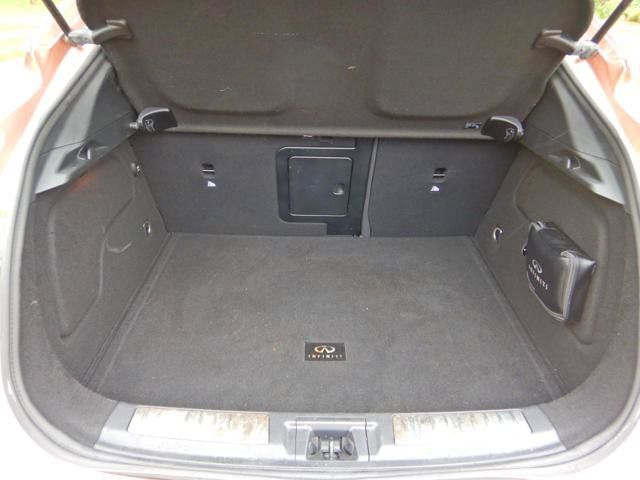 Used 2018 INFINITI QX30 Premium w/ Navigation Package AWD/4WD image 14