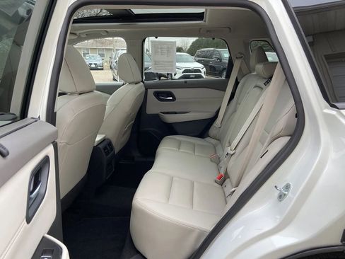 Used 2023 Nissan Rogue SL w/ SL Premium Package image 23