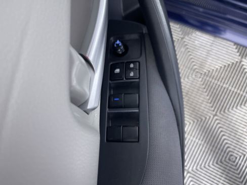 Used 2021 Toyota Corolla LE image 14