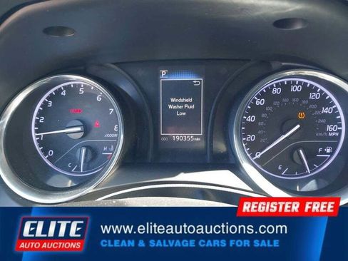 Used 2019 Toyota Camry SE image 13