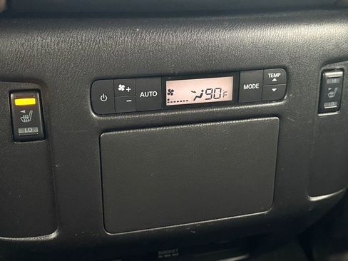 Used 2023 Nissan Armada Platinum w/ Captain's Chairs Package image 22