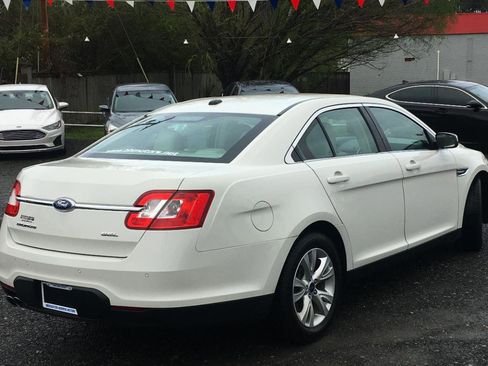 Used 2011 Ford Taurus SEL w/ 201A Rapid Spec Order Code image 5