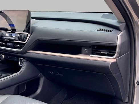 Used 2025 Toyota Grand Highlander AWD Hybrid image 19