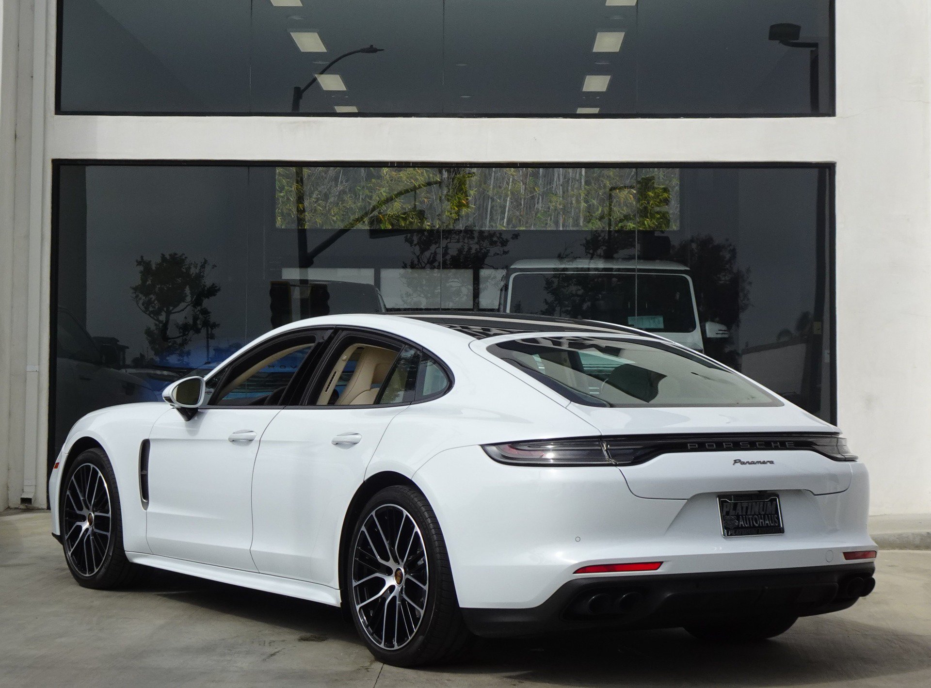 Used 2022 Porsche Panamera Platinum Edition RWD image 5