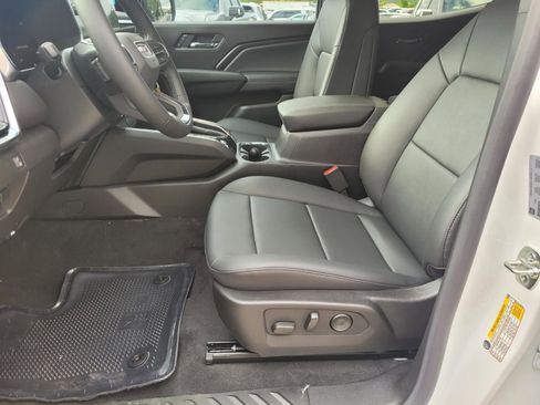 New 2026 GMC Canyon Elevation w/ Convenience Package RWD image 7