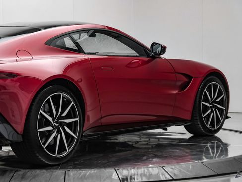 Used 2019 Aston Martin V8 Vantage Coupe RWD image 23