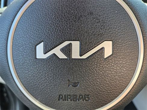 Used 2024 Kia Sportage EX image 27