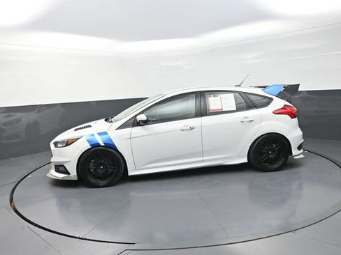 Used 2018 Ford Focus ST image 47