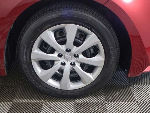 Used 2025 Toyota Corolla LE FWD image 18