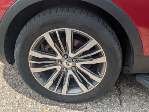 Used 2019 Ford Explorer Platinum AWD/4WD image 23
