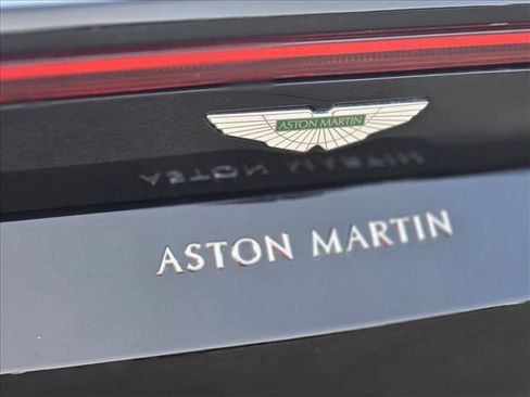 Used 2019 Aston Martin V8 Vantage Coupe RWD image 21