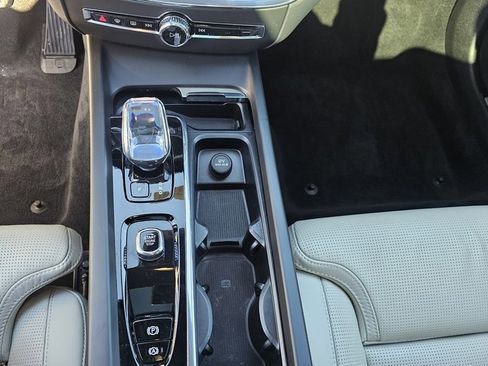 Certified 2024 Volvo V60 B5 Cross Country Ultimate image 25