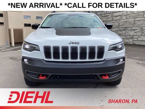 Used 2022 Jeep Cherokee Trailhawk w/ Sun, Sound & Nav Group AWD/4WD image 2