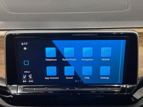 Used 2024 Volkswagen Atlas SE image 40