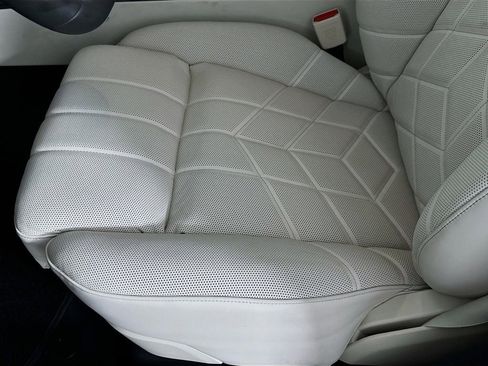 New 2026 BMW 750e xDrive w/ Executive Package image 21