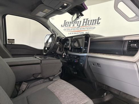 Used 2023 Ford F250 XLT w/ FX4 Off-Road Package image 29