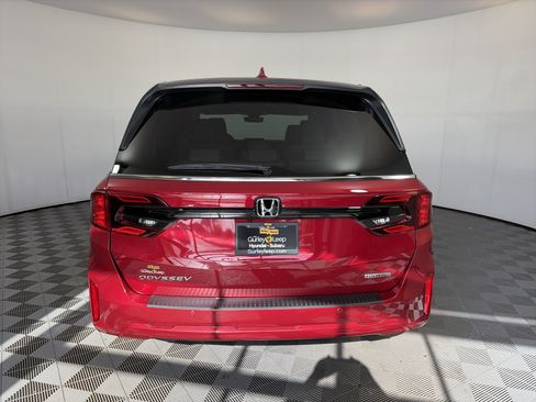 Used 2025 Honda Odyssey Touring image 10