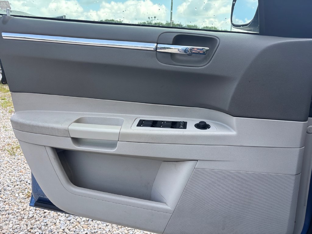 Used 2007 Chrysler 300 Touring RWD image 15