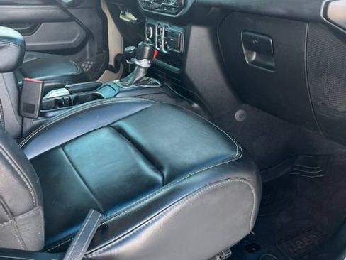 Used 2020 Jeep Gladiator Overland AWD/4WD image 10