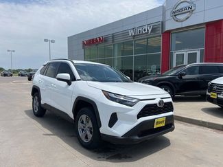 Used 2022 Toyota RAV4 XLE video 1