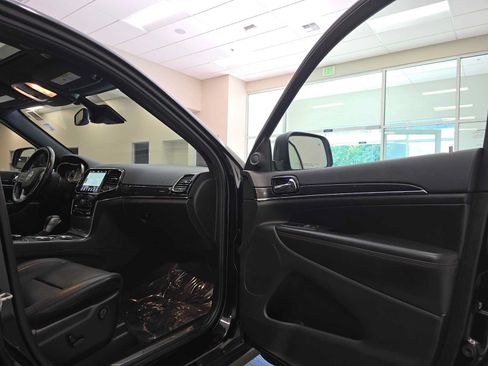 Used 2020 Jeep Grand Cherokee Trailhawk w/ Trailhawk Luxury Group AWD/4WD image 30
