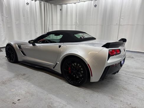 Used 2019 Chevrolet Corvette Grand Sport RWD image 3