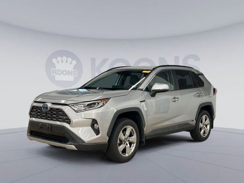 Used 2020 Toyota RAV4 Limited image 1